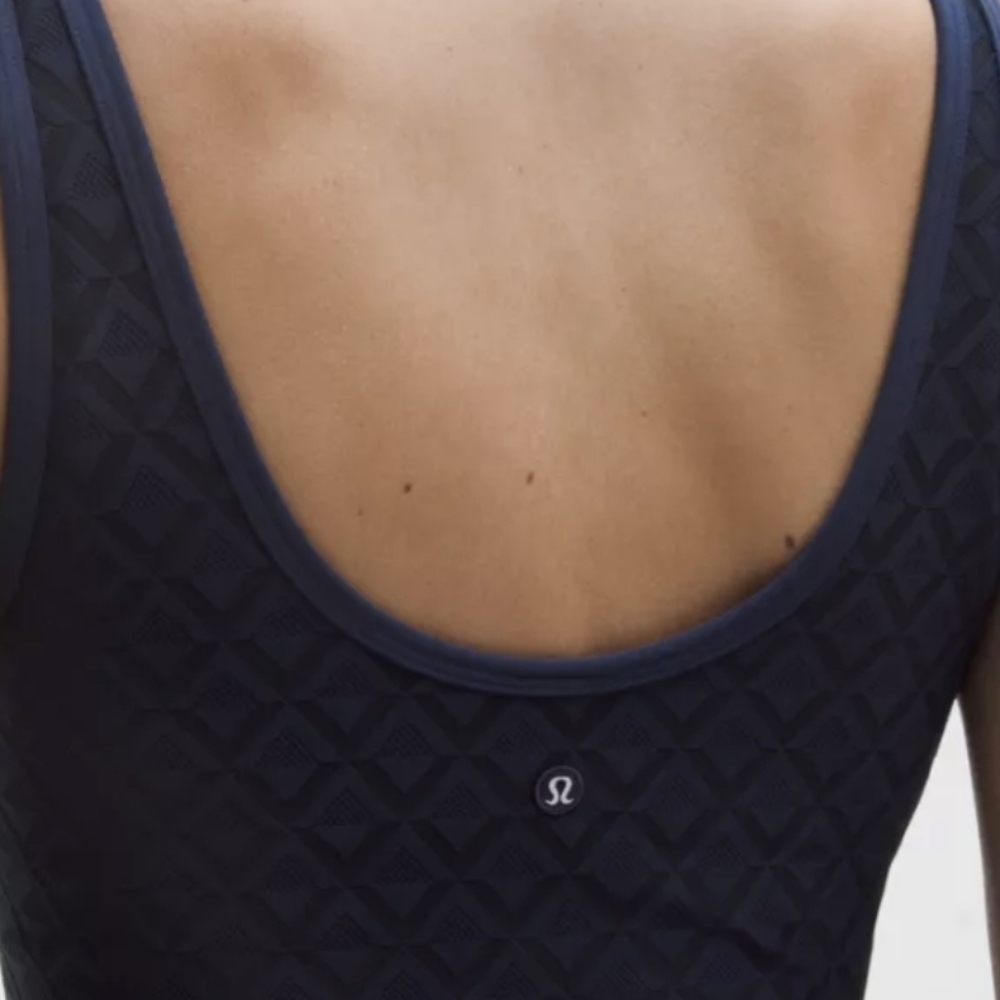 Lululemon Texture Mesh Tank Top - Picture 5 of 6